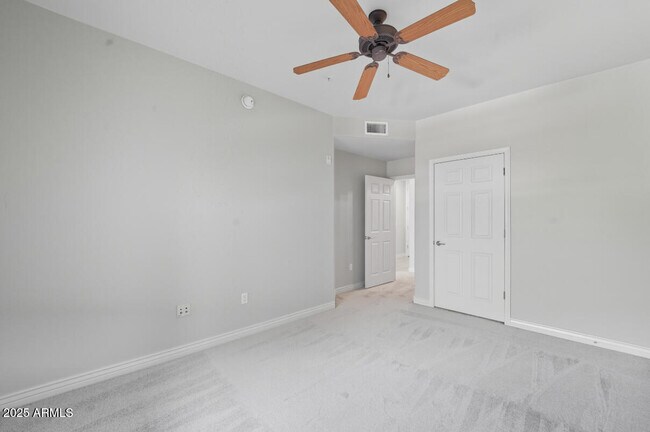 Building Photo - 5450 E Deer Valley Dr