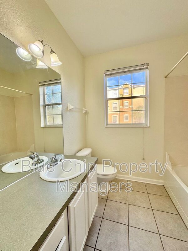 Building Photo - 6402 Cava Alta Dr