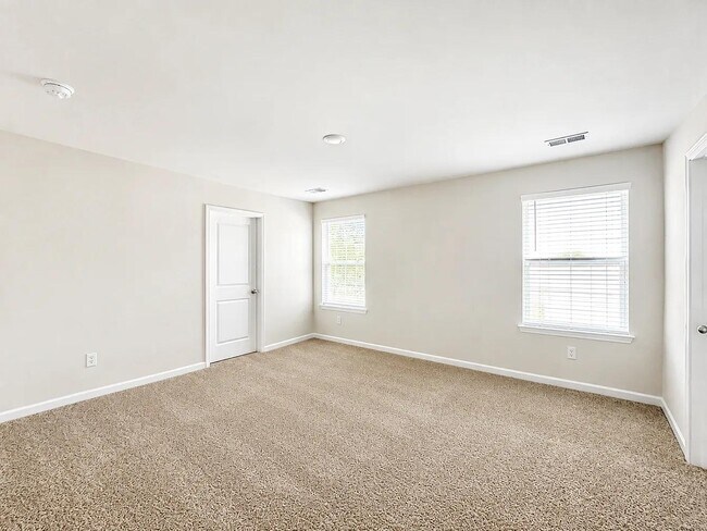 Building Photo - 225 Deskin Ln