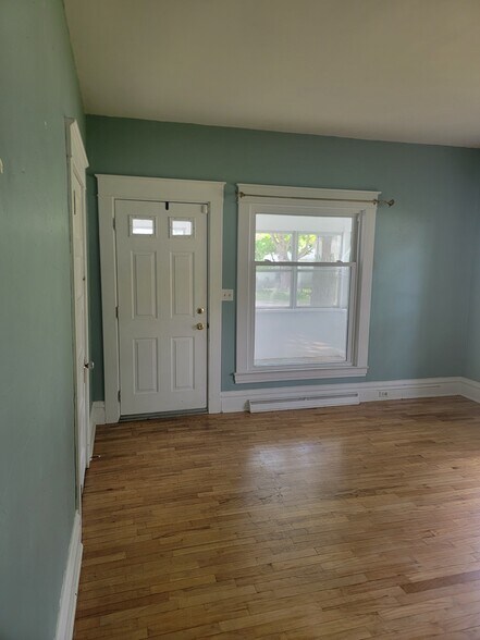 Living Room - 134 W Spruce St