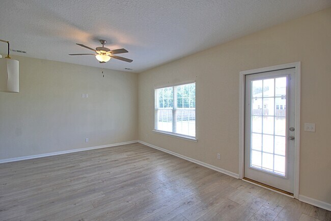 Building Photo - 260 Whippoorwill Wy NE