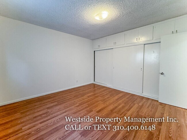 Building Photo - 1627 S Bundy Dr