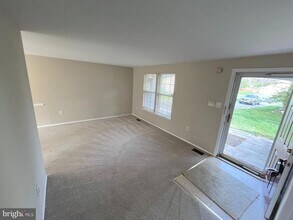 Building Photo - 15705 Anamosa Dr
