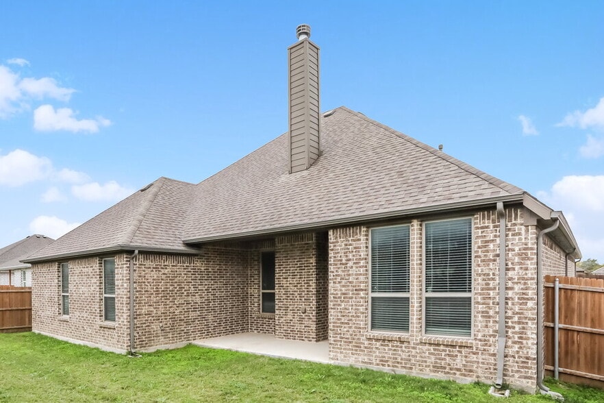 Building Photo - 220 Watson St