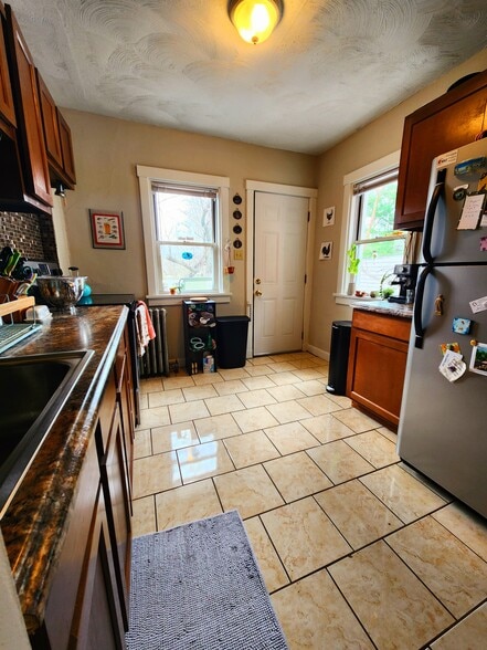 Building Photo - 5846 Burchfield Ave
