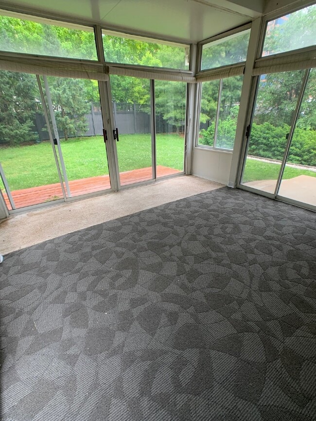 Building Photo - Gorgeous renovated 5 bed 3.5 bath in Clayton