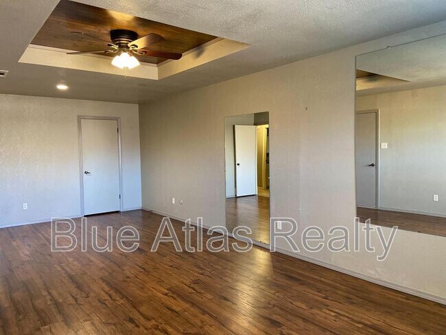 Building Photo - 4854 Starcrest Ct