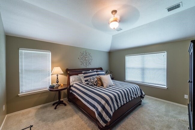 Building Photo - 23915 Elden Hills Ct