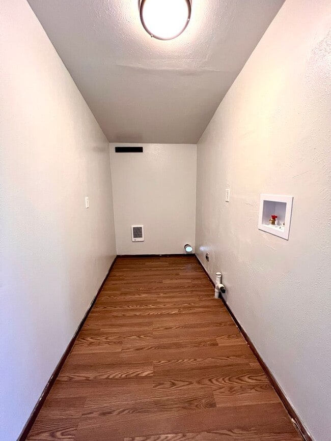 Building Photo - Non-Refundable & Security Deposit Total: $950.00