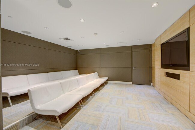 Building Photo - 951 Brickell Ave
