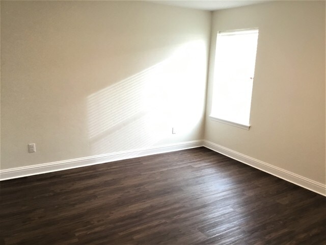 Building Photo - 65 S Lancaster Dr