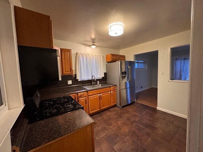 Building Photo - 10859 Murray Dr