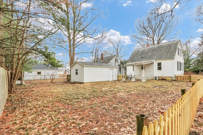 Building Photo - 502 E Washington St