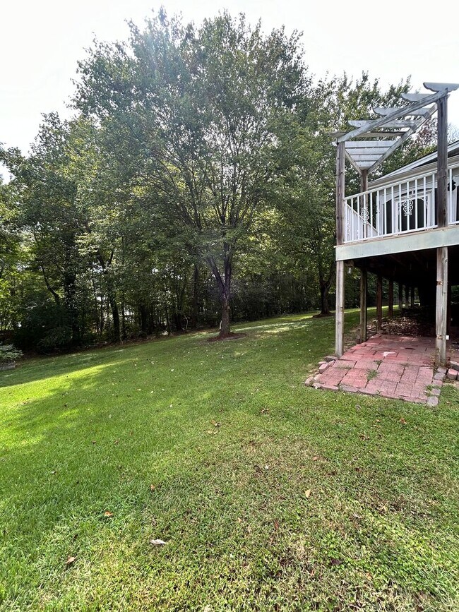 Building Photo - $500.00 OFF JANUARY RENT!! Soddy Daisy Oasis! 3 beds, 2.5 baths, huge garage & yard!