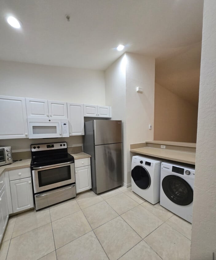 Building Photo - 3868 SW 48th Ave
