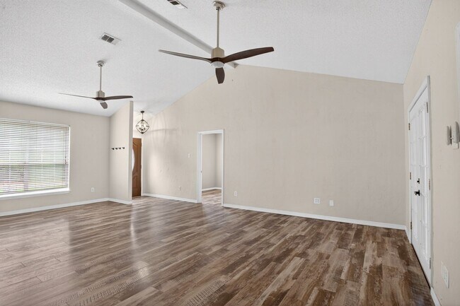 Building Photo - Beautiful Diamondhead Home