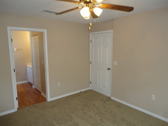 Building Photo - 10332 Summerview Cir