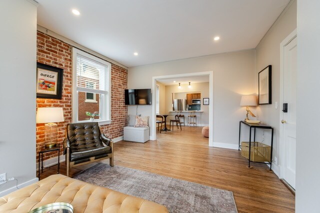 Building Photo - 2124 Maryland Ave