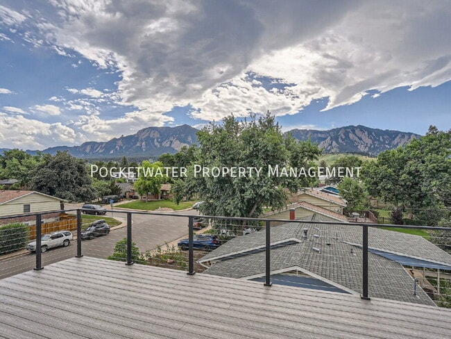 Building Photo - 3595 Darley Ave