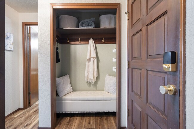 Building Photo - 5504 NE 190th St