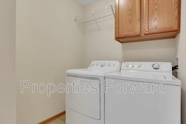 Building Photo - 4031 Elm St