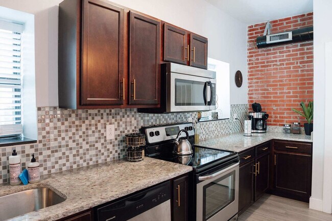 Building Photo - 202 E Main St