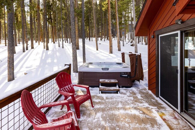 Building Photo - 157 Independence Cir