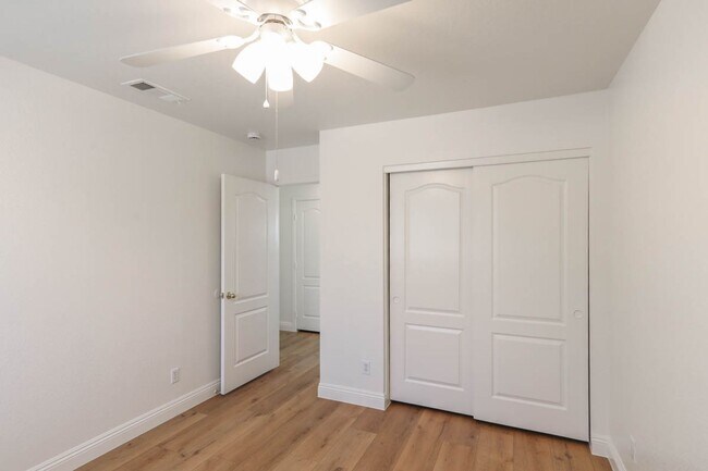 Building Photo - Beautiful, Well Kept, North Summerlin Pool Home