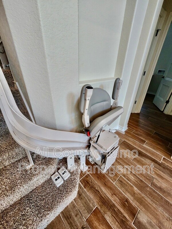 Building Photo - 8831 Kallison Arbor