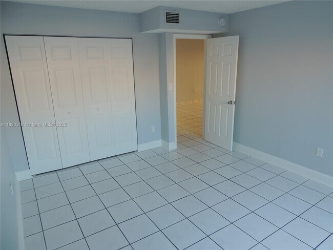 Building Photo - 15444 SW 85th Ln