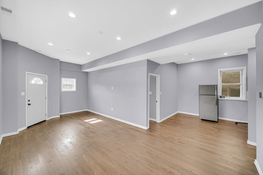 Building Photo - 4335 Lawndale Ave