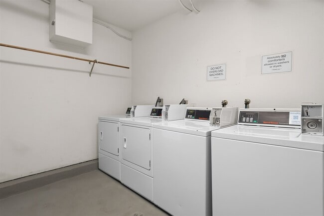 Additional on-site laundry facilities - CitiZen Beach Collection on Manhattan