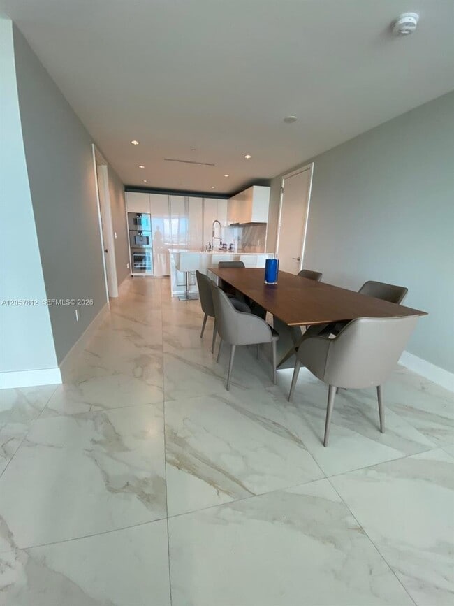 Building Photo - 10201 Collins Ave