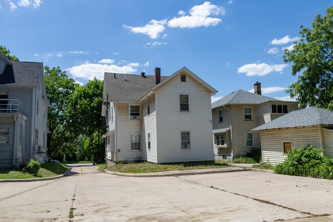 Building Photo - 314 S Governor St