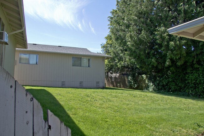 Interior Photo - Stoneridge Duplexs