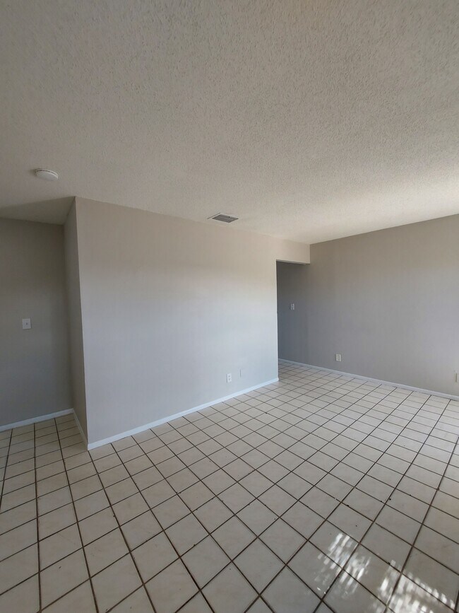 Building Photo - 5554 Eighth Ave