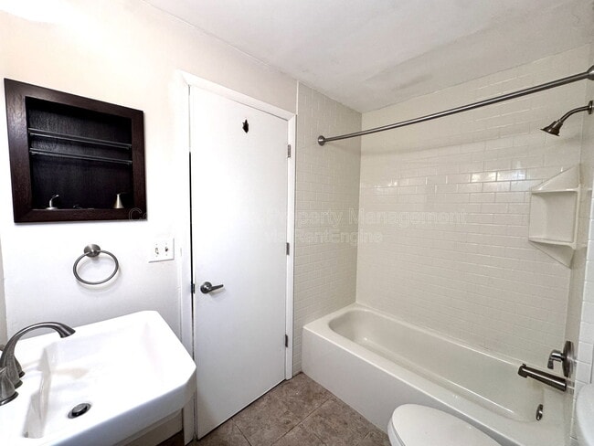 Building Photo - 514 Orange Dr