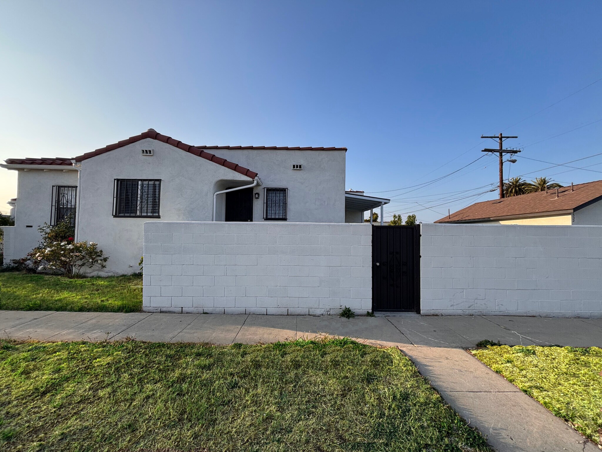 Building Photo - 7530 S Hobart Blvd