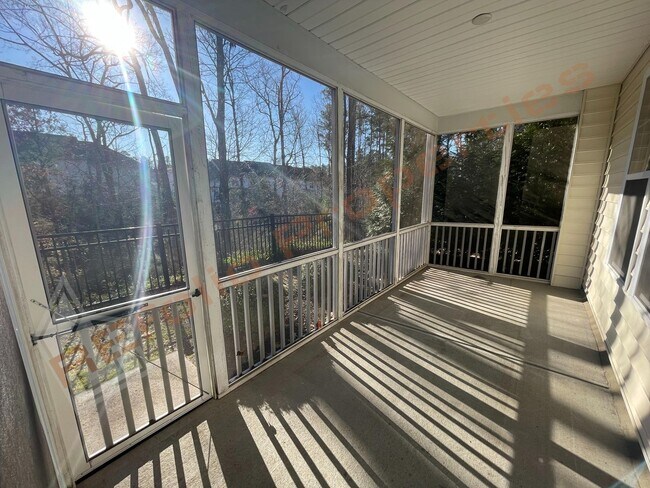 Building Photo - 523 Finnbar Dr