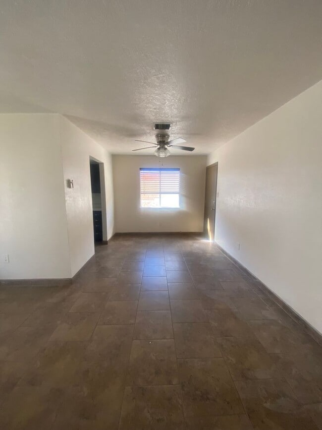 Building Photo - Cute Townhouse in Telshor Area, Available Now!!!!
