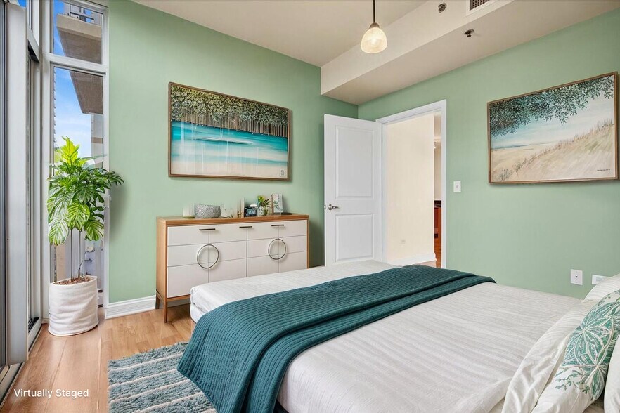 Building Photo - 1400 S Michigan Ave