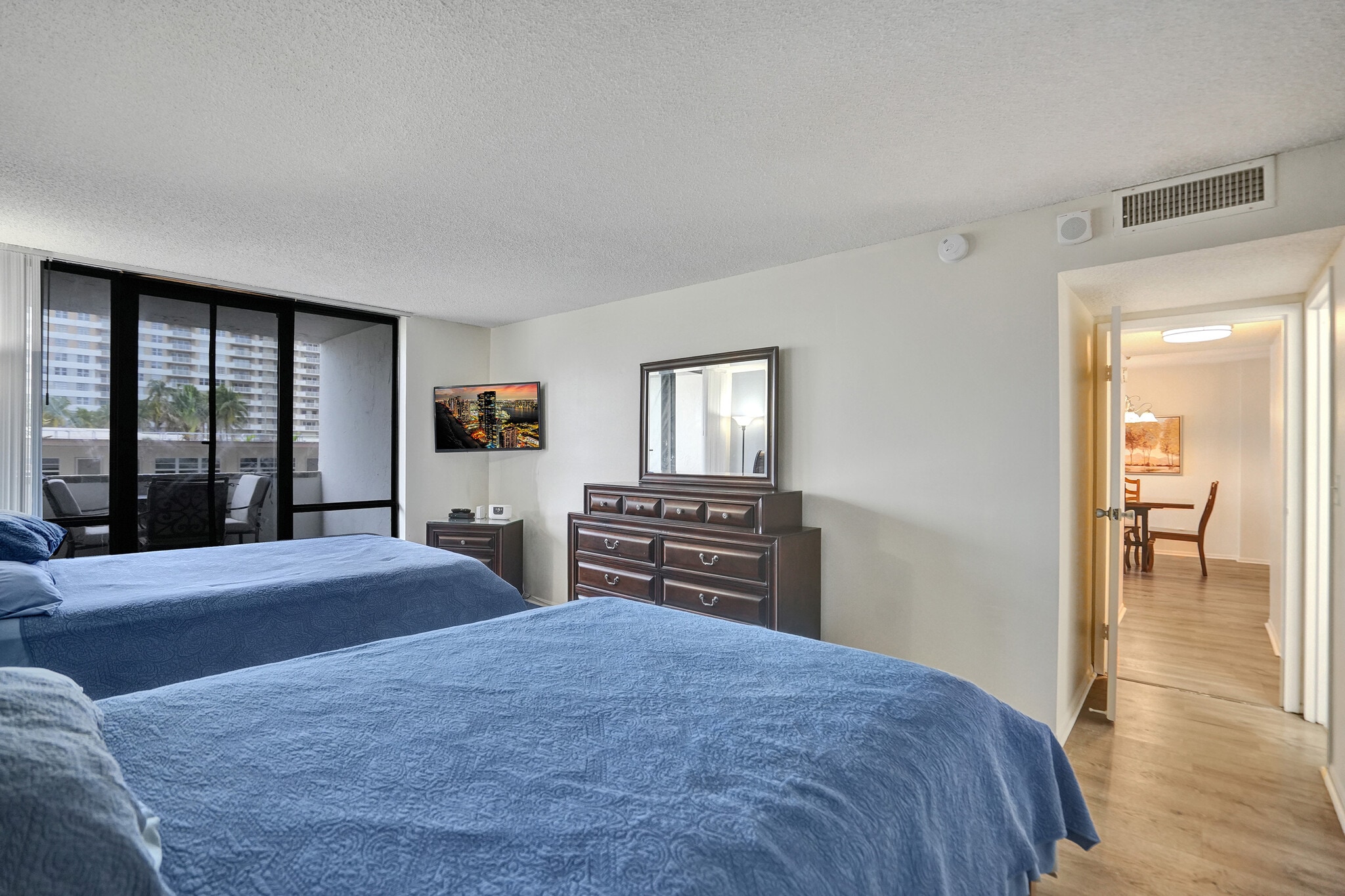 Building Photo - 2017 S Ocean Dr
