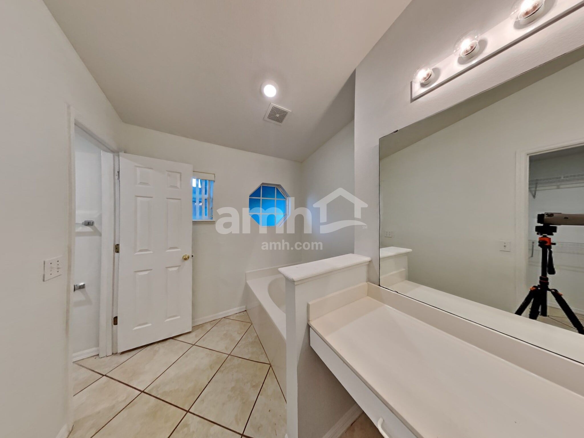 Building Photo - 337 Grand Royal Cir