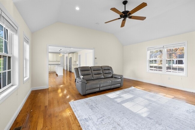 Building Photo - 11 Checkerberry Ln