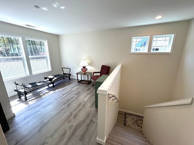 Building Photo - Updated 2 bedroom + loft, 2.5 bath DuPont Home