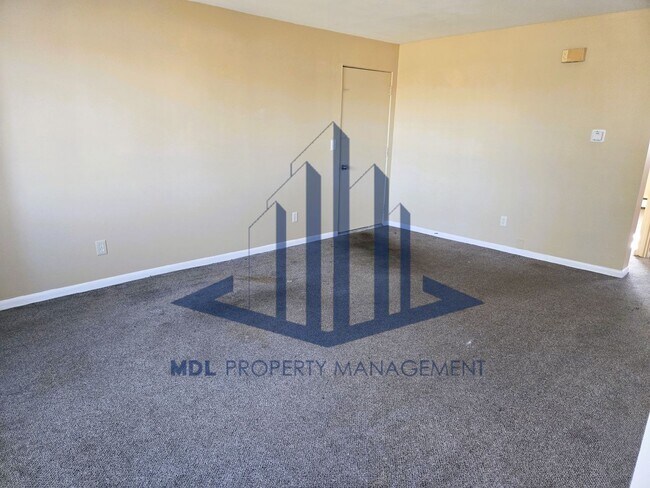 Building Photo - 2215 Weiss St