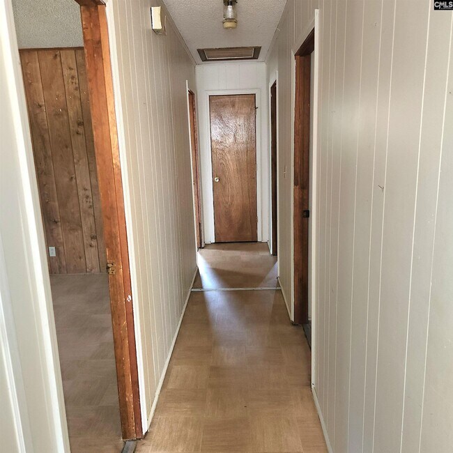 Building Photo - 713 Humphrey St