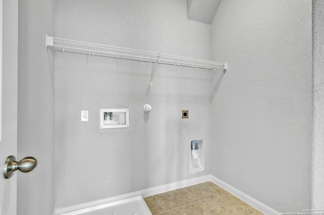 Building Photo - 6035 Snorkel Square