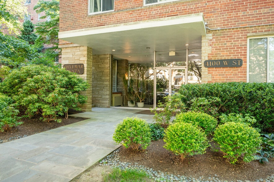 Front entry of building - 4100 W St NW