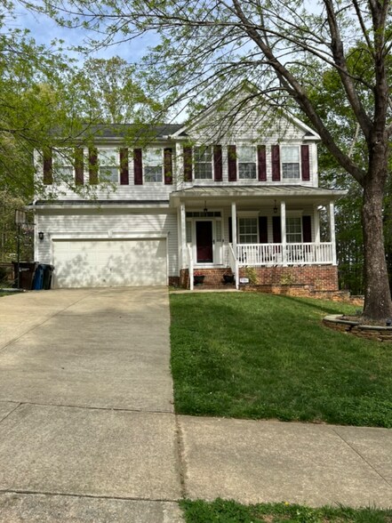 Primary Photo - 916 Country Club Dr